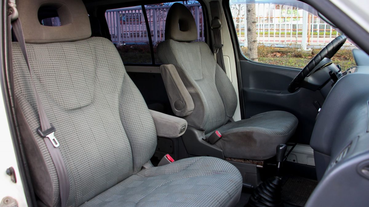 TOYOTA HI-ACE