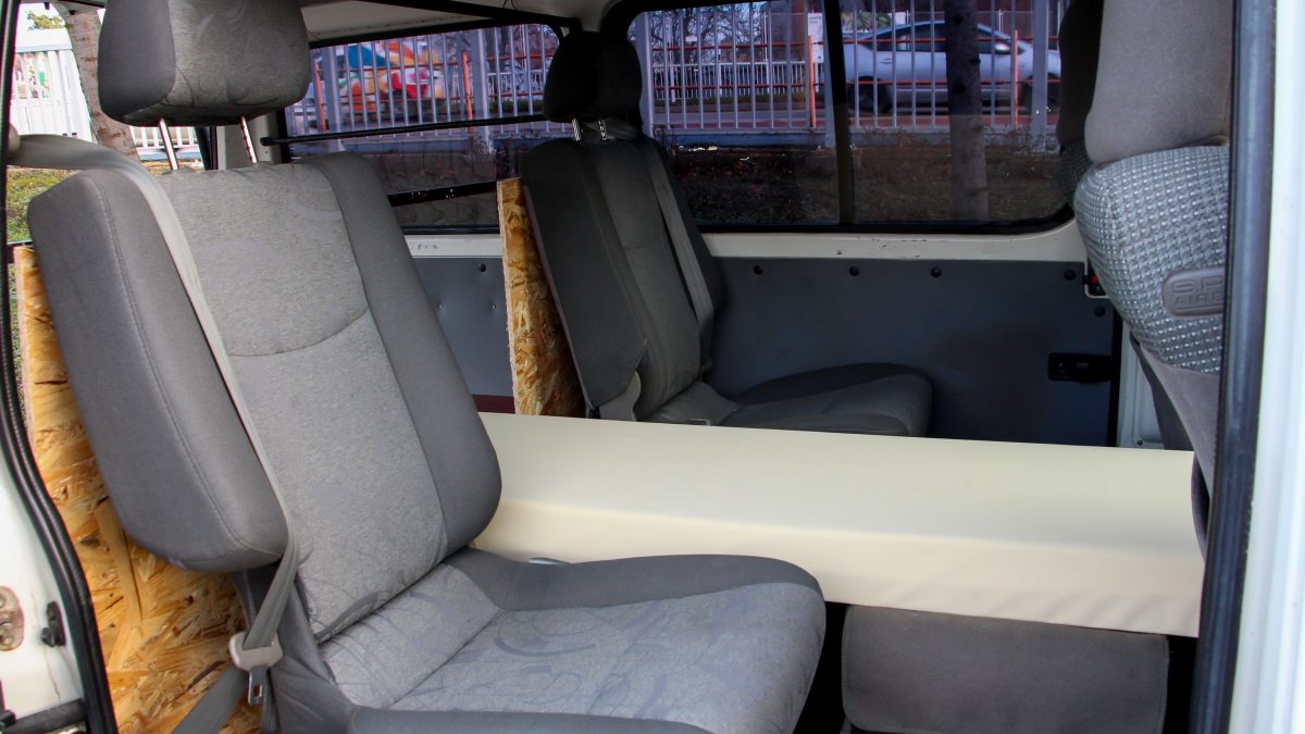 TOYOTA HI-ACE