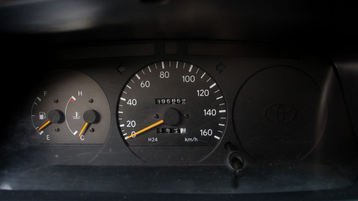 TOYOTA HI-ACE