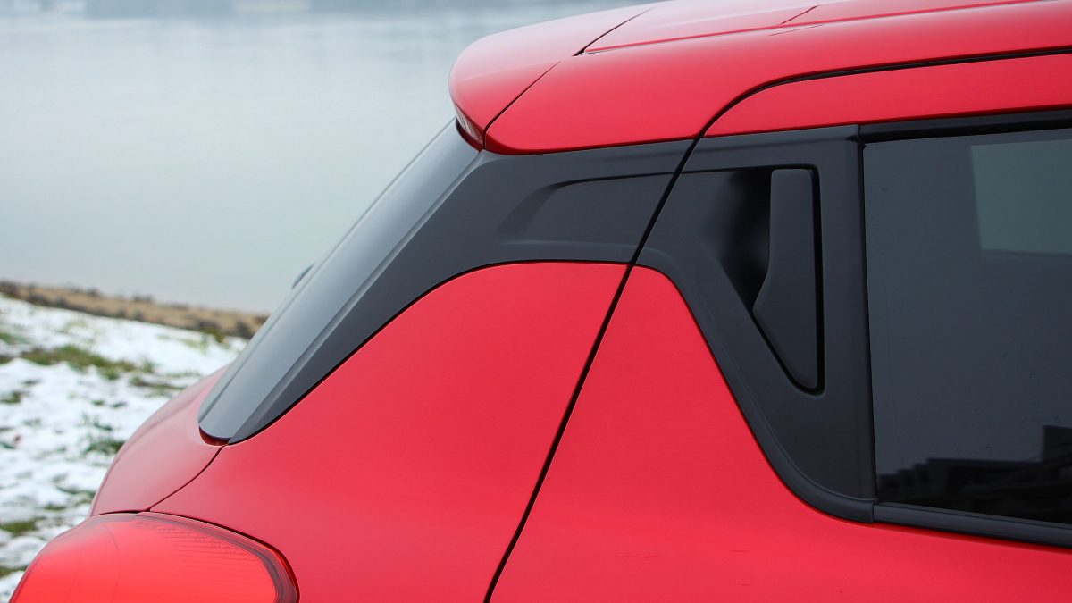 SUZUKI SWIFT