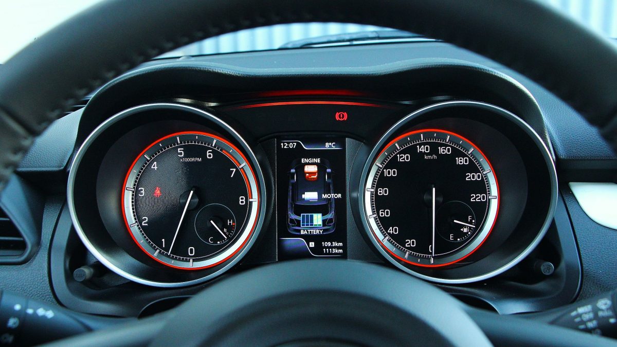 SUZUKI SWIFT
