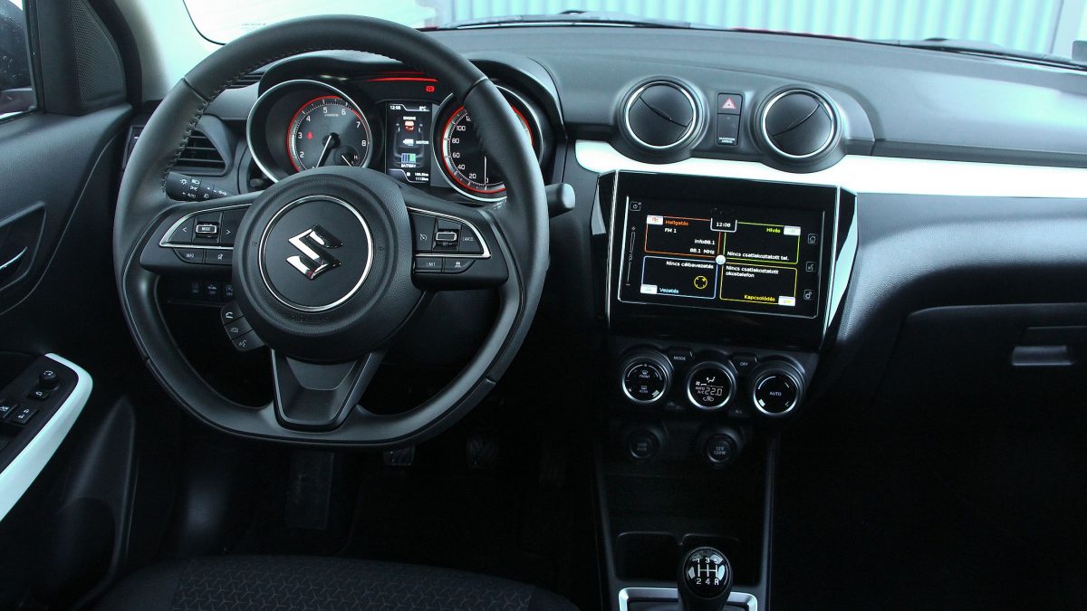 SUZUKI SWIFT
