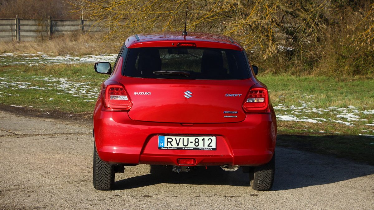 SUZUKI SWIFT