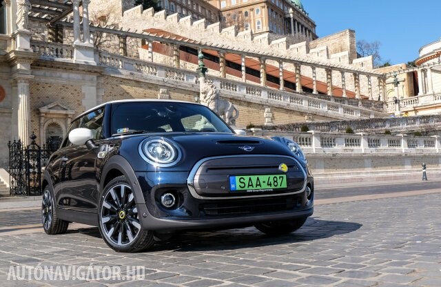 Jól áll neki a csend - Mini Cooper SE