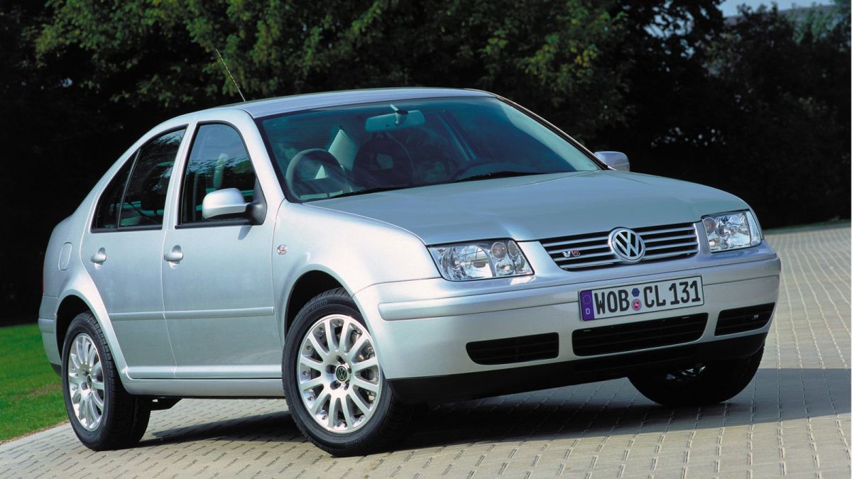 VOLKSWAGEN BORA