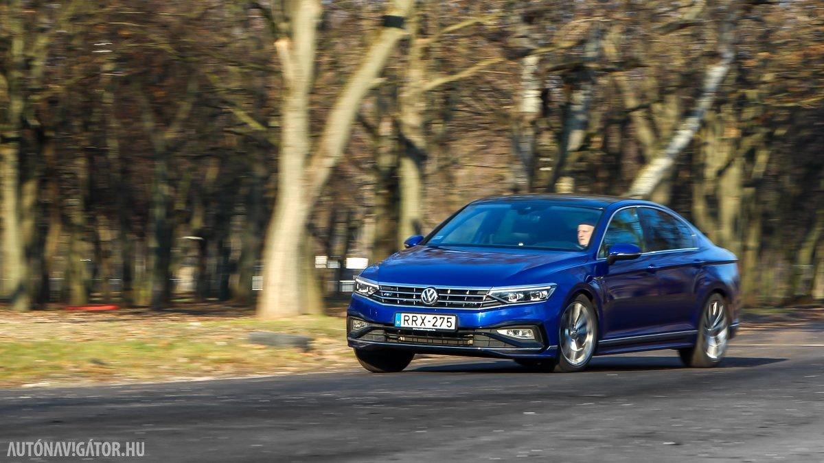 VOLKSWAGEN PASSAT