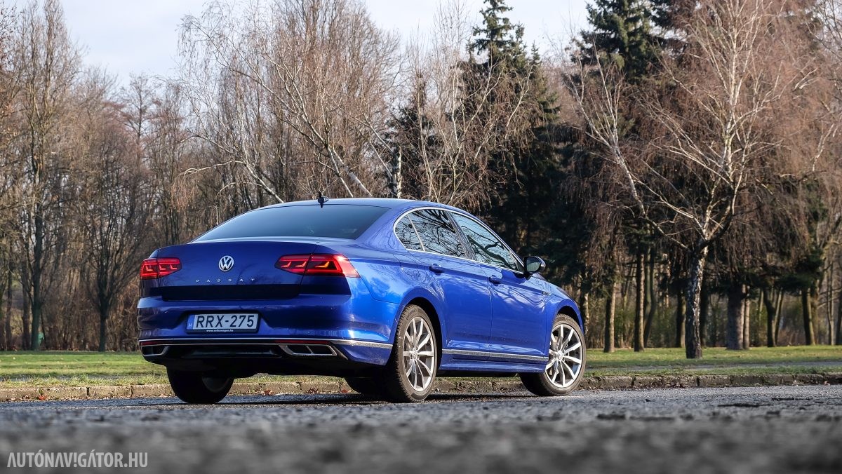 VOLKSWAGEN PASSAT