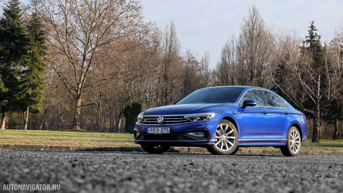 VOLKSWAGEN PASSAT