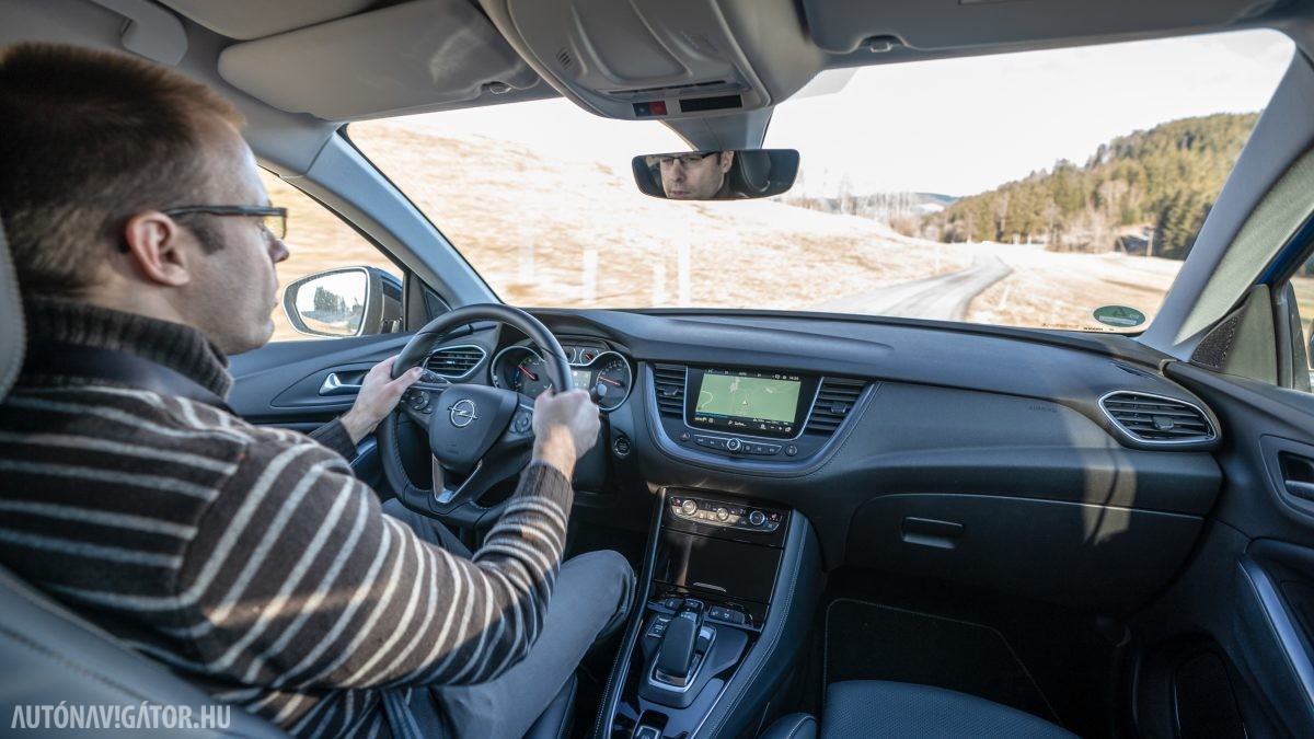 OPEL GRANDLAND X