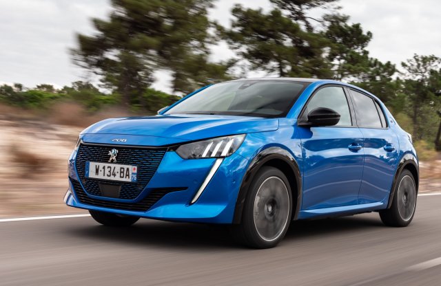 A legjobb 3 között a Peugeot - már 6 Év Autója díjnál tartanak