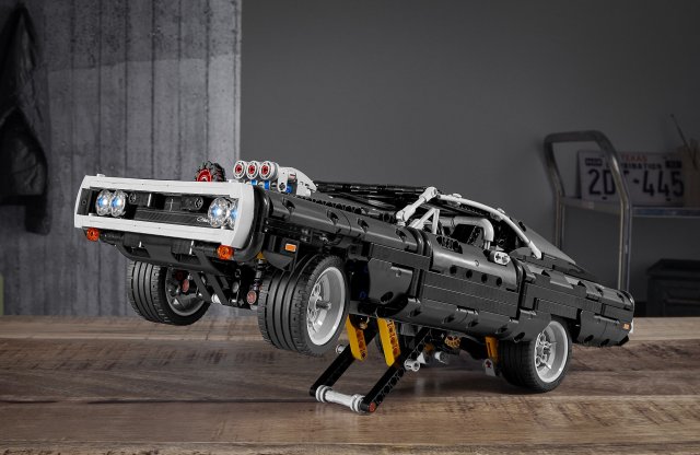 Izomautó kicsiben - Dodge Charger LEGO kockákból