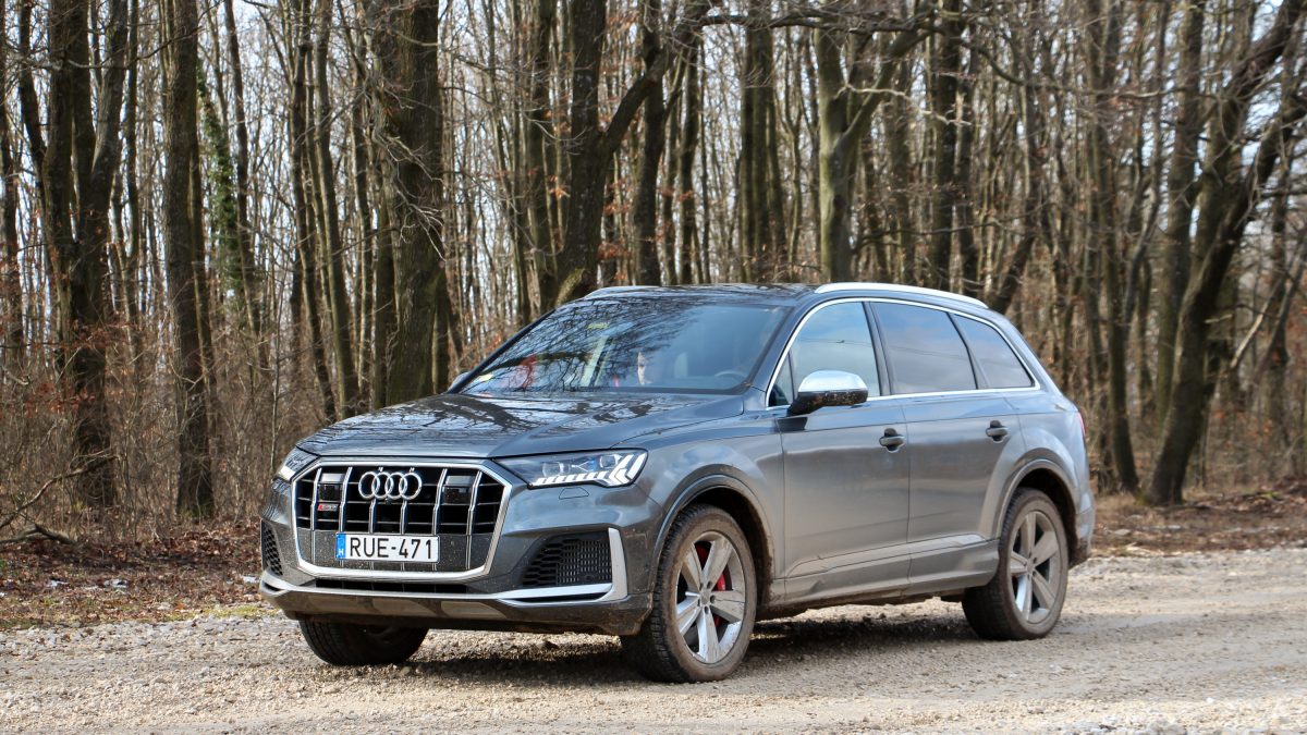 AUDI Q7