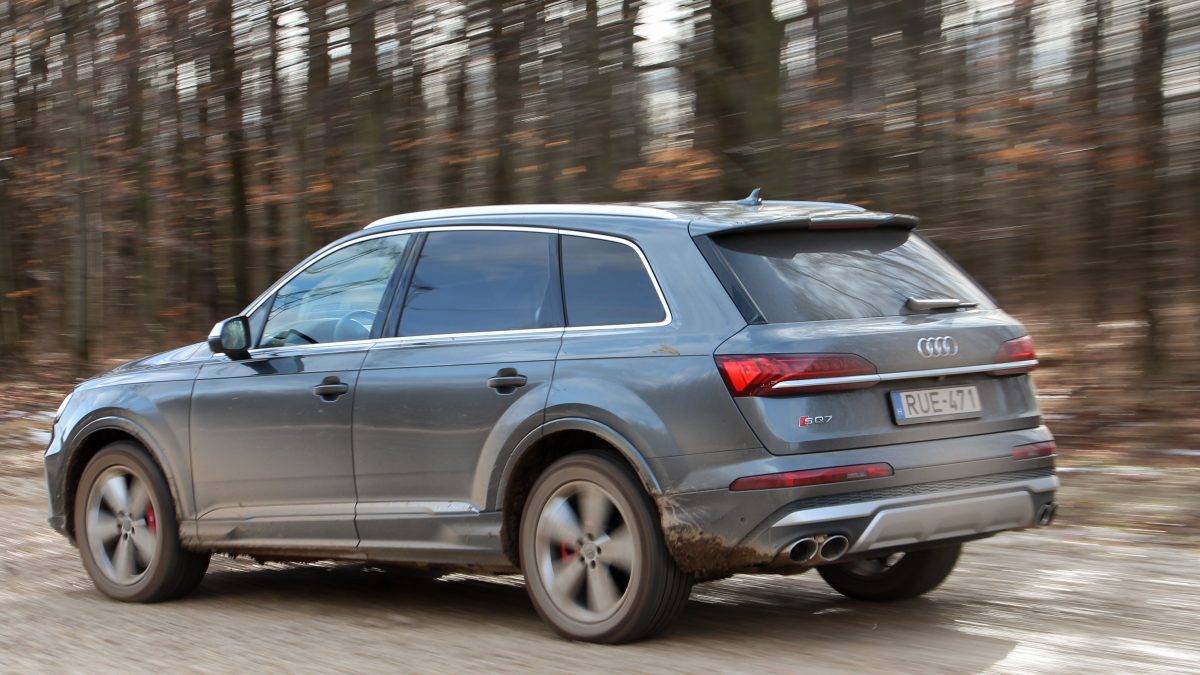 AUDI Q7