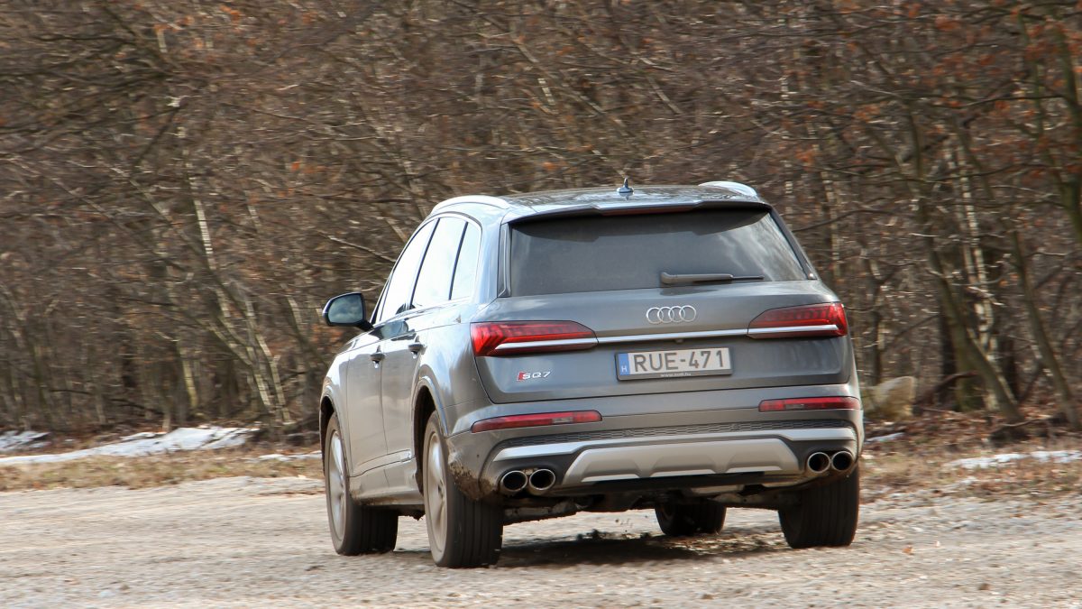 AUDI Q7