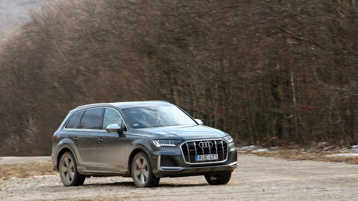 AUDI Q7