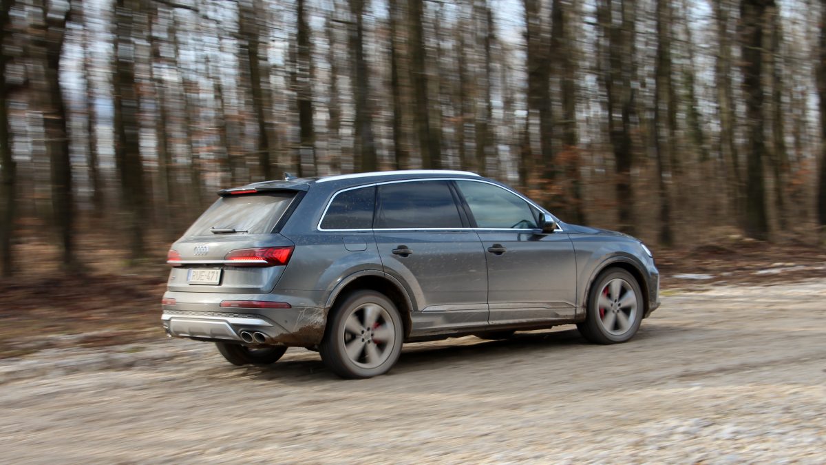 AUDI Q7