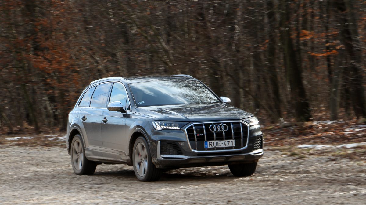 AUDI Q7