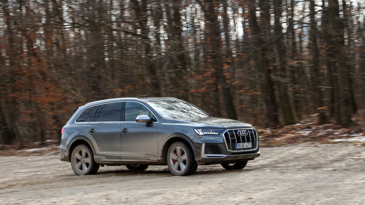 AUDI Q7