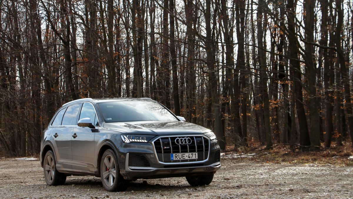 AUDI Q7