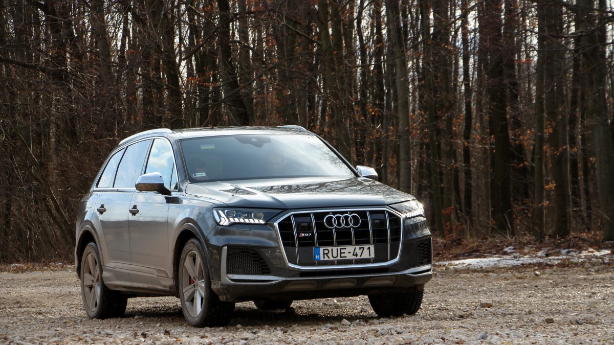 AUDI Q7