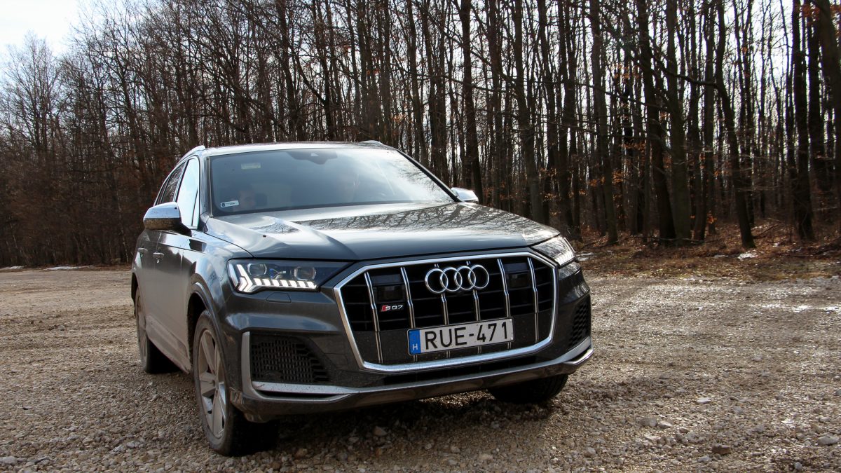 AUDI Q7