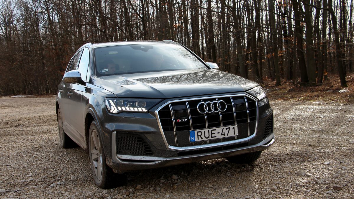 AUDI Q7