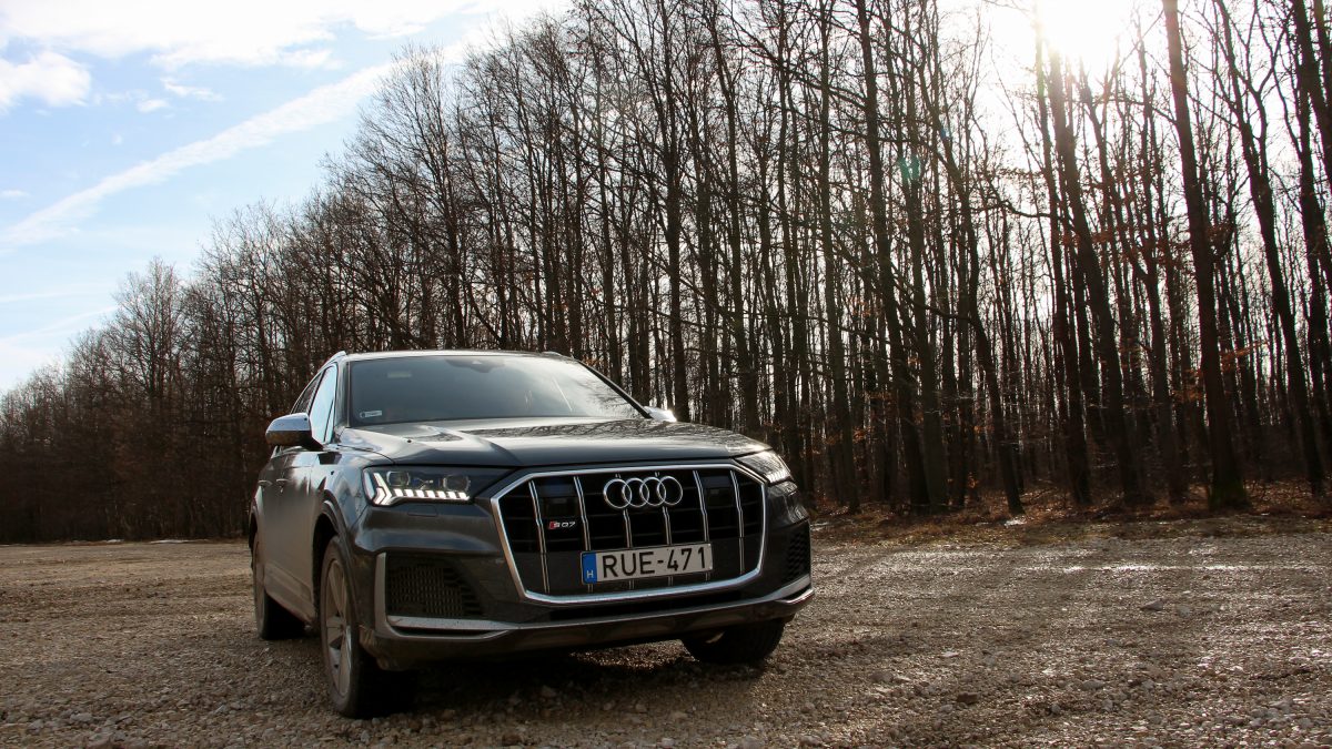 AUDI Q7