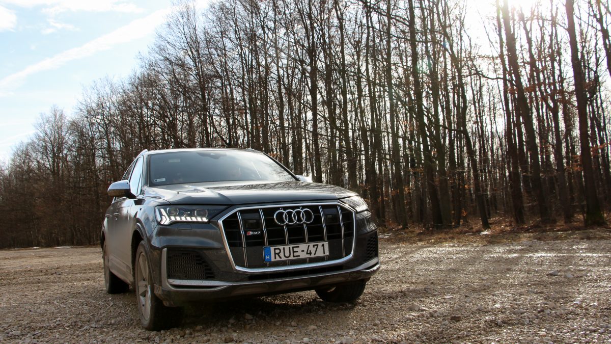 AUDI Q7