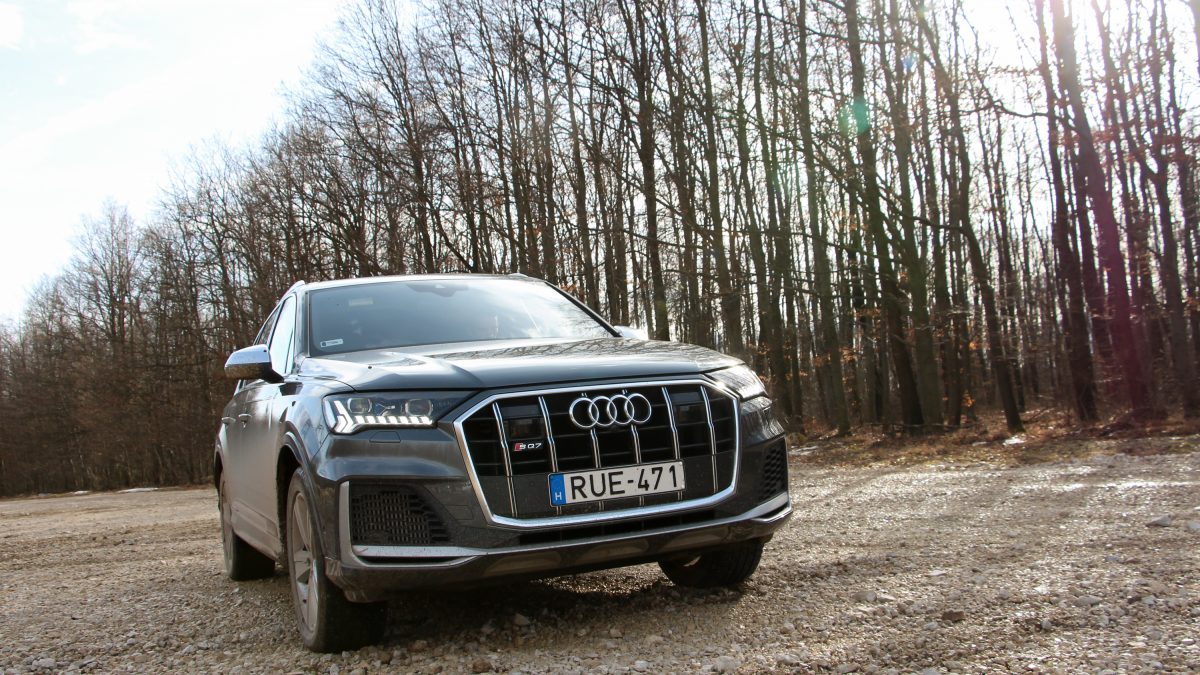 AUDI Q7