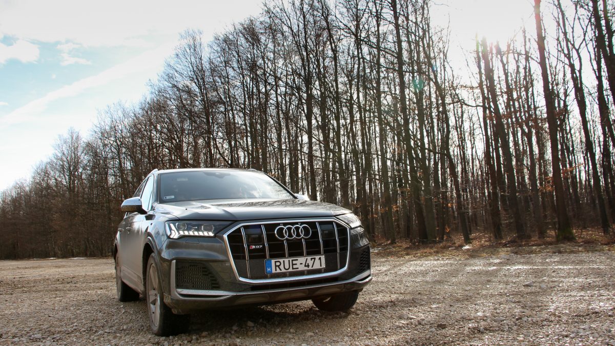 AUDI Q7