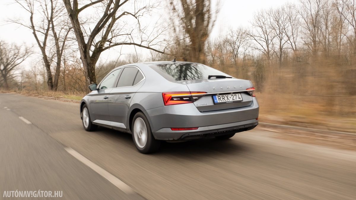SKODA SUPERB