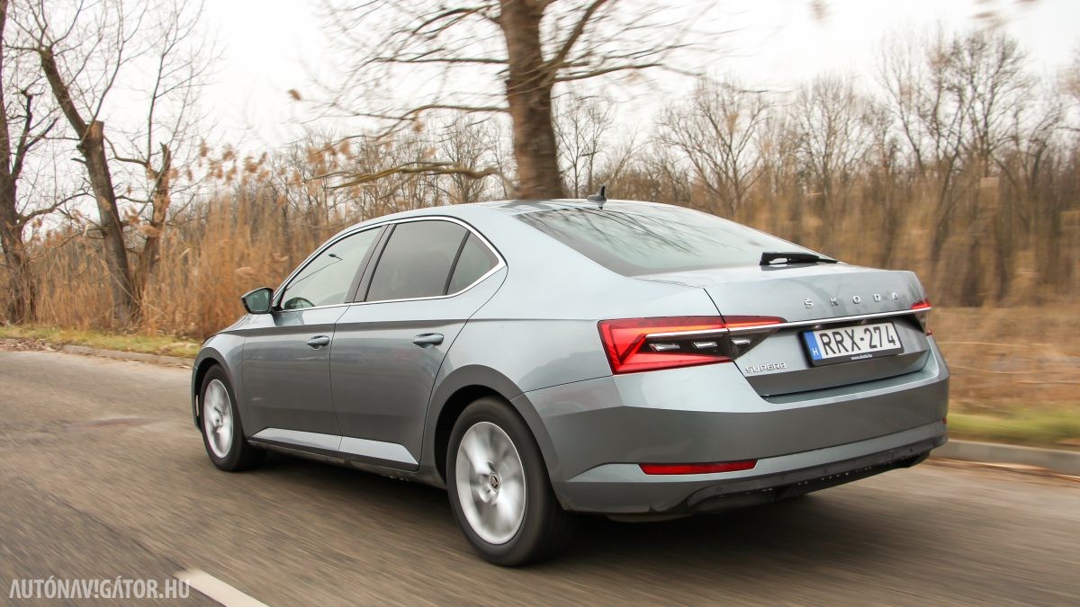 SKODA SUPERB