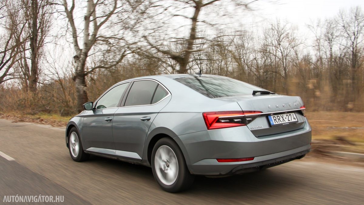 SKODA SUPERB