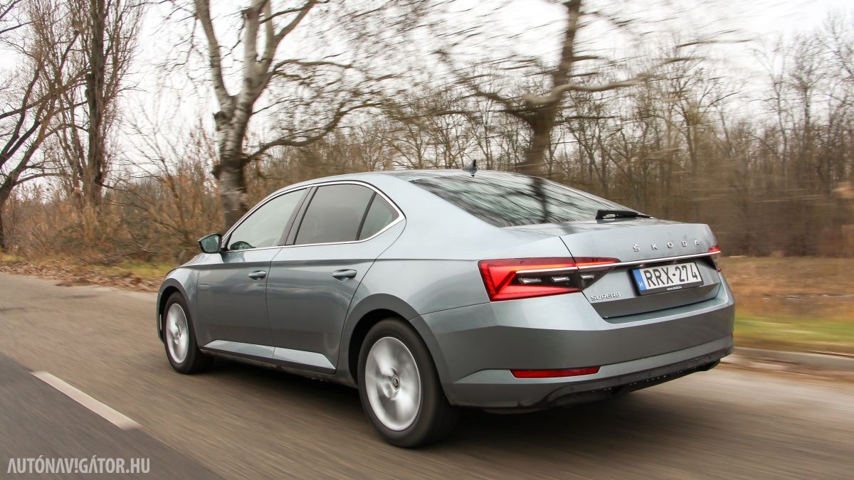 SKODA SUPERB