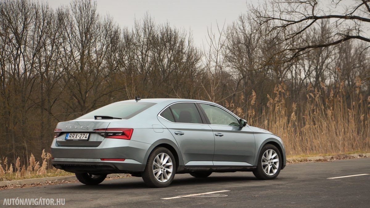 SKODA SUPERB