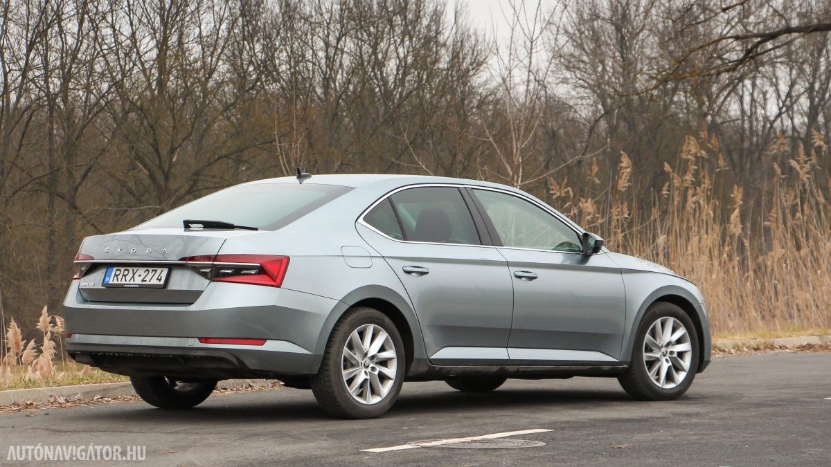 SKODA SUPERB