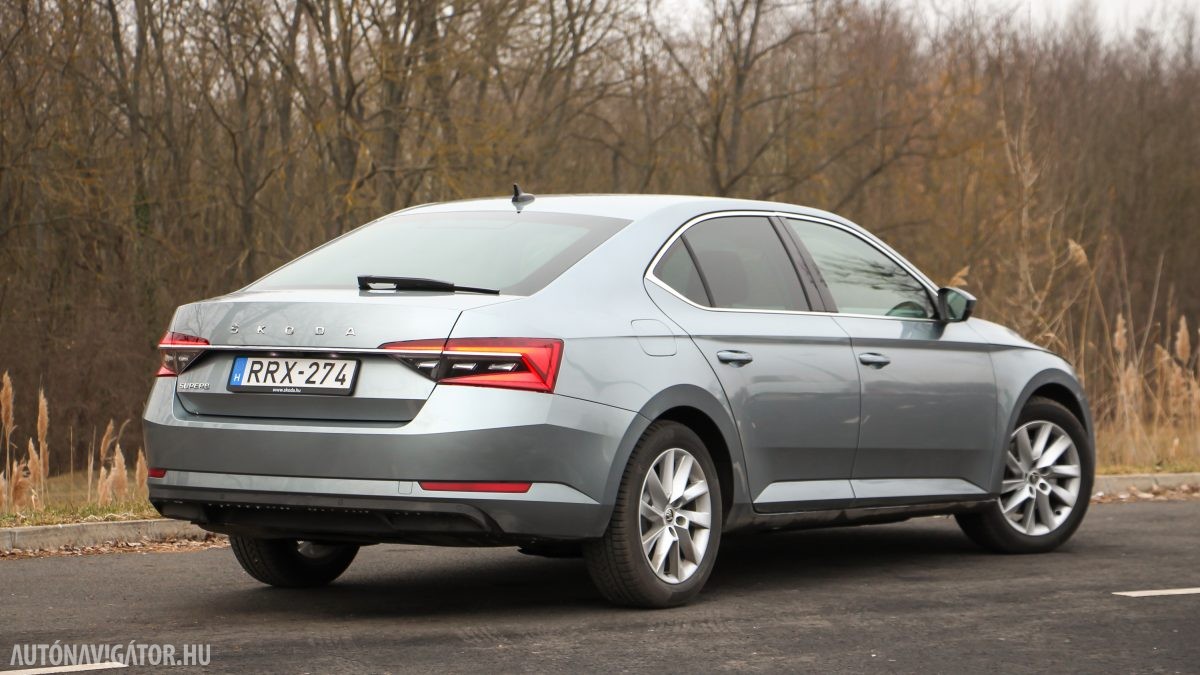 SKODA SUPERB