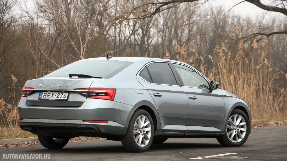 SKODA SUPERB