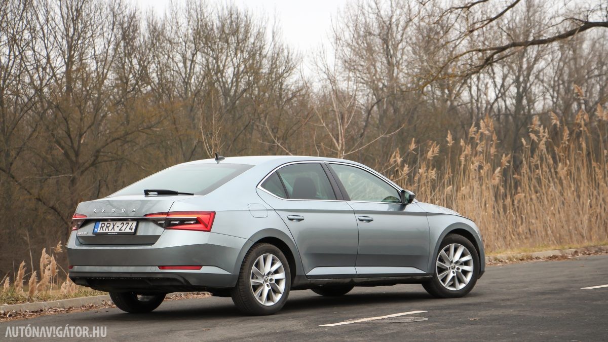 SKODA SUPERB