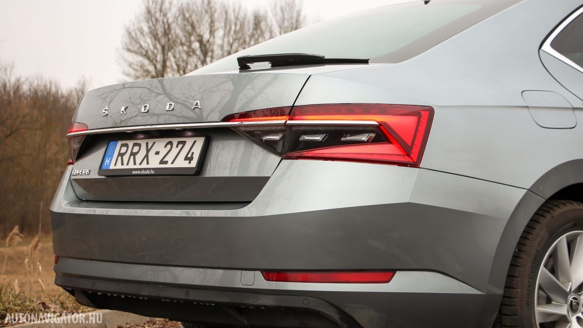 SKODA SUPERB