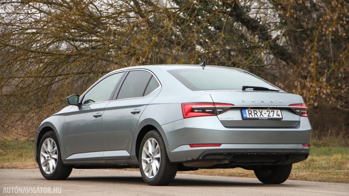 SKODA SUPERB