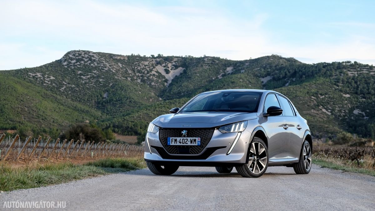 PEUGEOT 208
