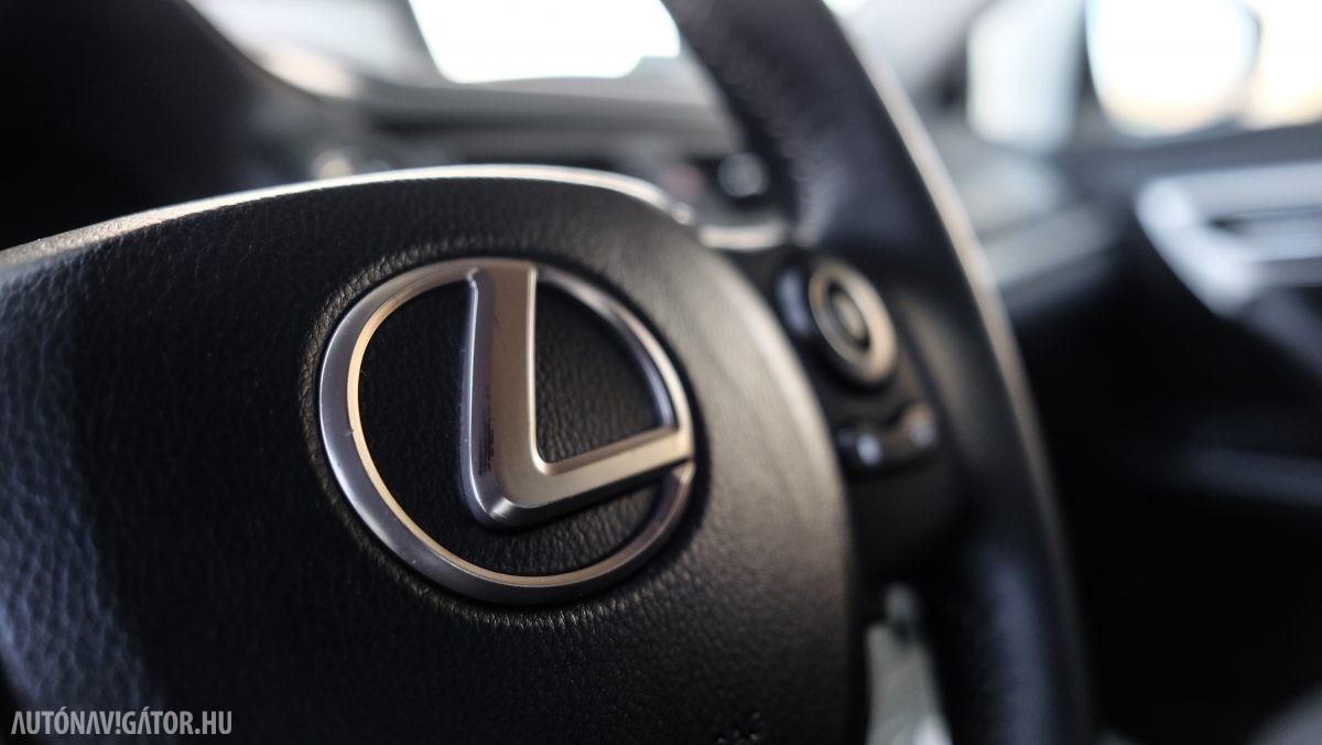 LEXUS CT