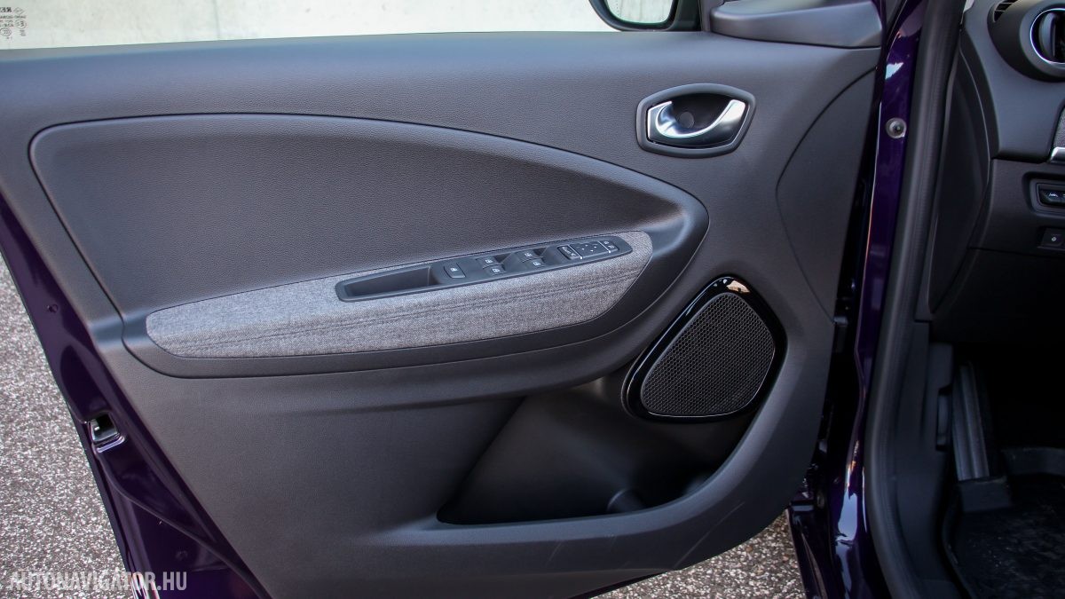 RENAULT ZOE