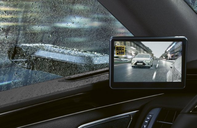 Itthon is elérhető lesz a kamerás visszapillantó a Lexus ES-hez