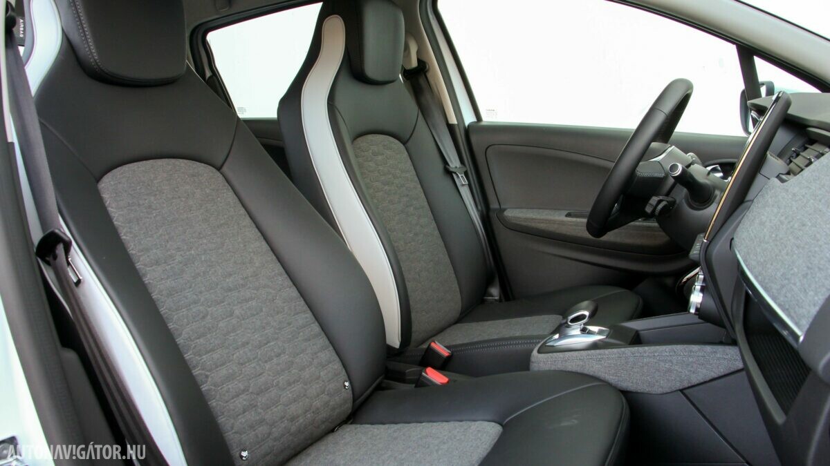 RENAULT ZOE