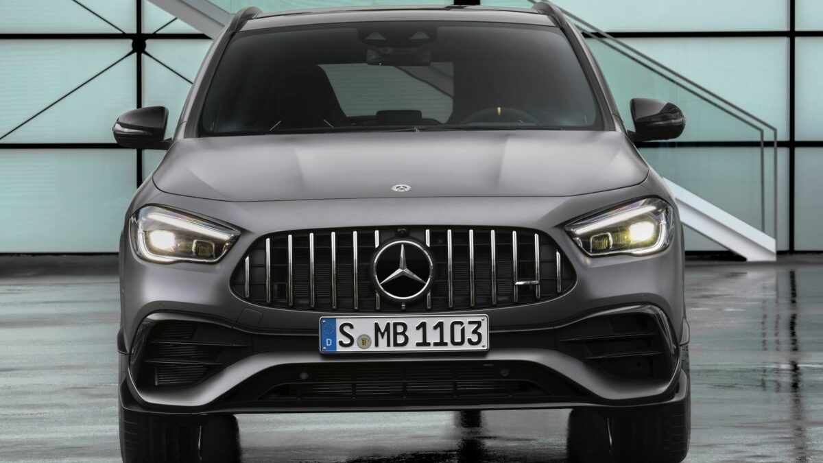 MERCEDES-AMG GLA