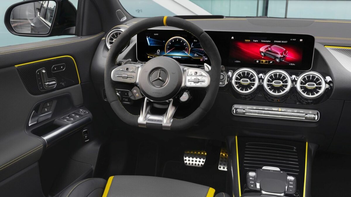 MERCEDES-AMG GLA