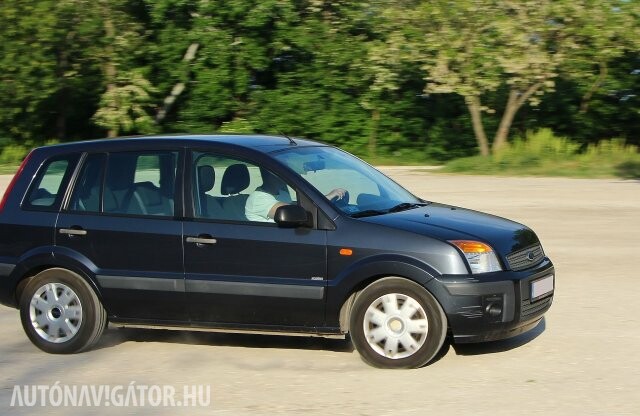 Hibátlan B-SUV? - Ford Fusion 1.4 használtteszt