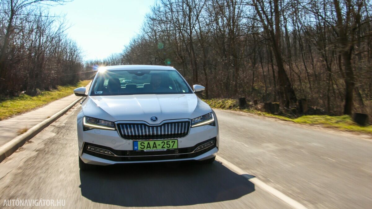 SKODA SUPERB